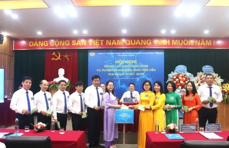 HỘI NGHỊ ĐẠI BIỂU NGƯỜI LAO ĐỘNG  SKYPEC - CHI NHÁNH VẬN TẢI NĂM 2025 VÀ TUYÊN DƯƠNG ĐIỂN HÌNH TIÊN TIẾN GIAI ĐOẠN 2020 – 2025 PHÁT HUY SỨC MẠNH TẬP THỂ, ĐỔI MỚI THI ĐUA – KHEN THƯỞNG, HƯỚNG ĐẾN PHÁT TRIỂN BỀN VỮNG